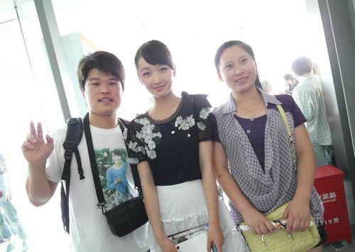 群众吃瓜怎么拍的视频,跟随镜头探寻群众吃瓜的欢乐瞬间