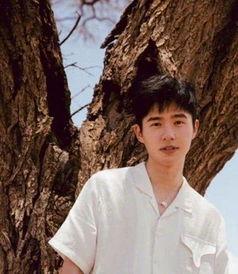 杨一凡吃瓜视频,揭秘娱乐圈幕后故事